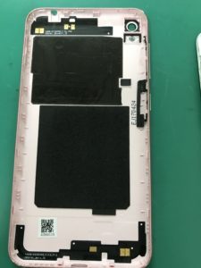 ZenFone live(ZB501KL)の修理工程の写真