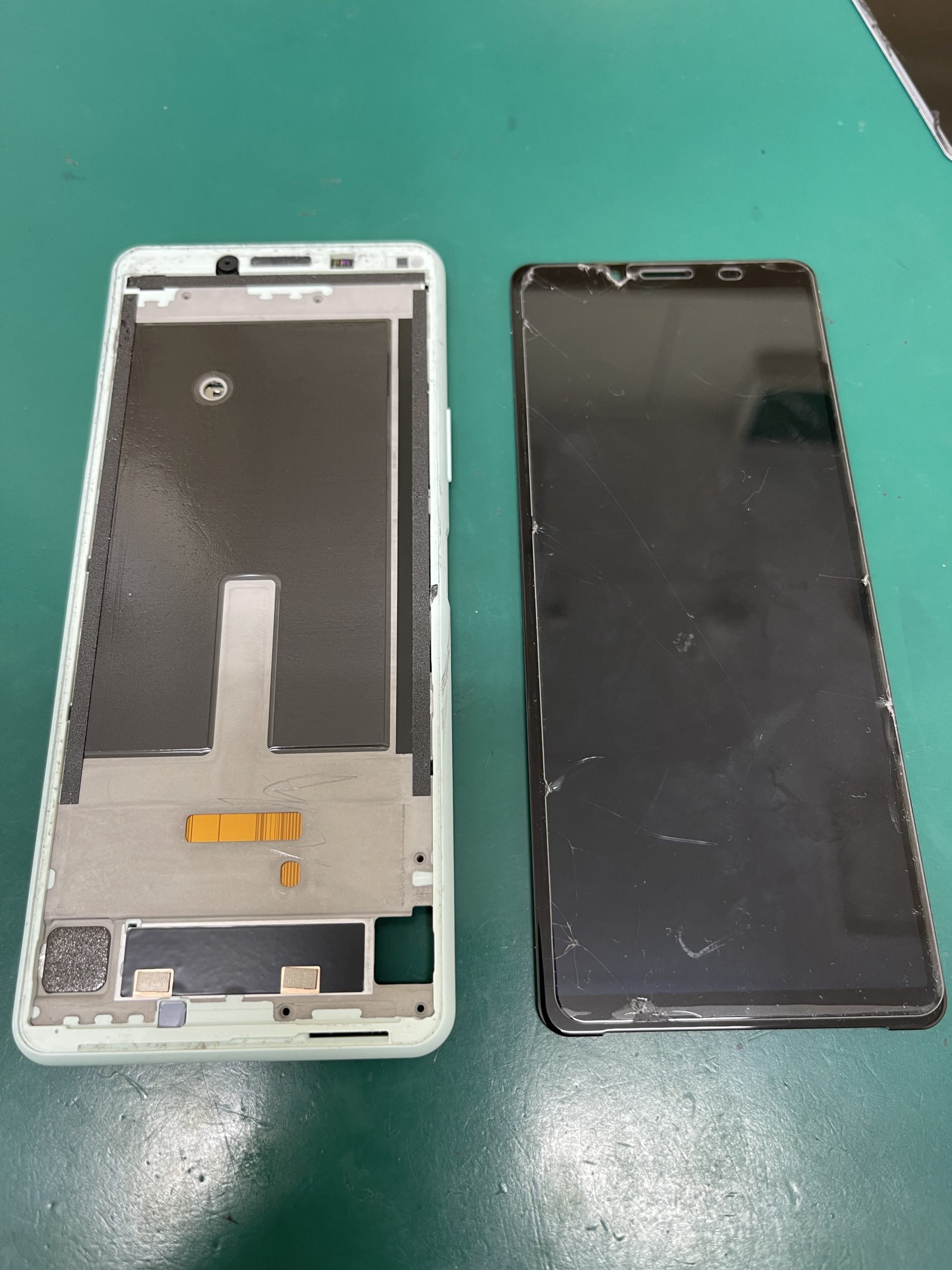Xperia10 落とした衝撃で液晶が映らない スマホ修理の Skillone スキルワン スマホ修理の Skillone スキルワン