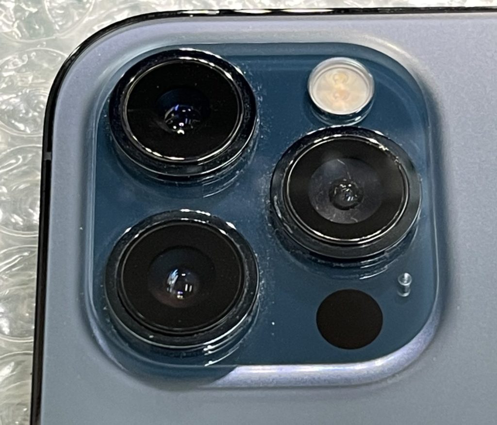 iPhone12・13シリーズのカメラ割れ スキルワンなら即日修理可能