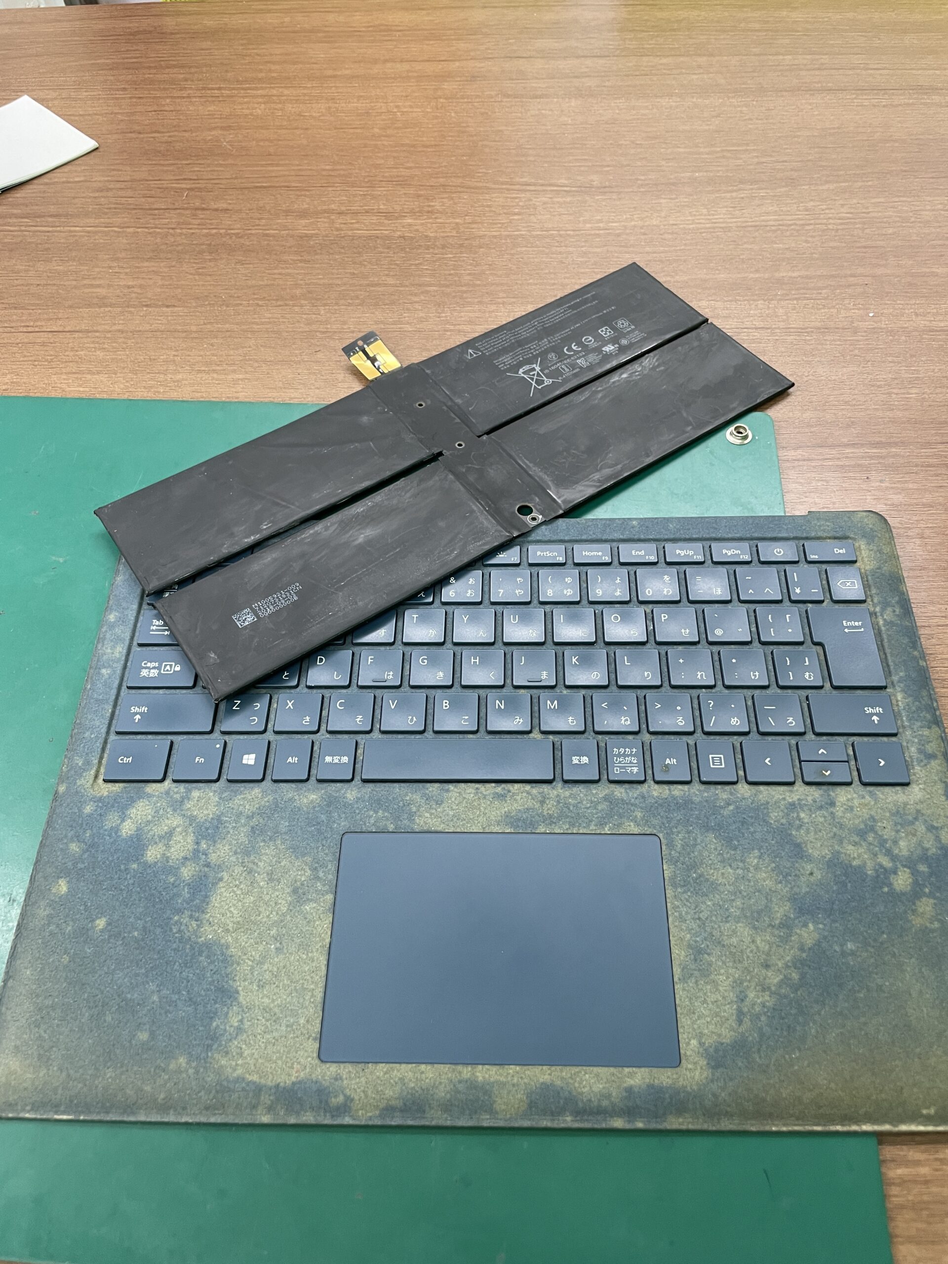 Surface Laptop キーボード・バッテリー交換修理 | スマホ修理の Surface Laptop キーボード・バッテリー交換修理 | スマホ修理の