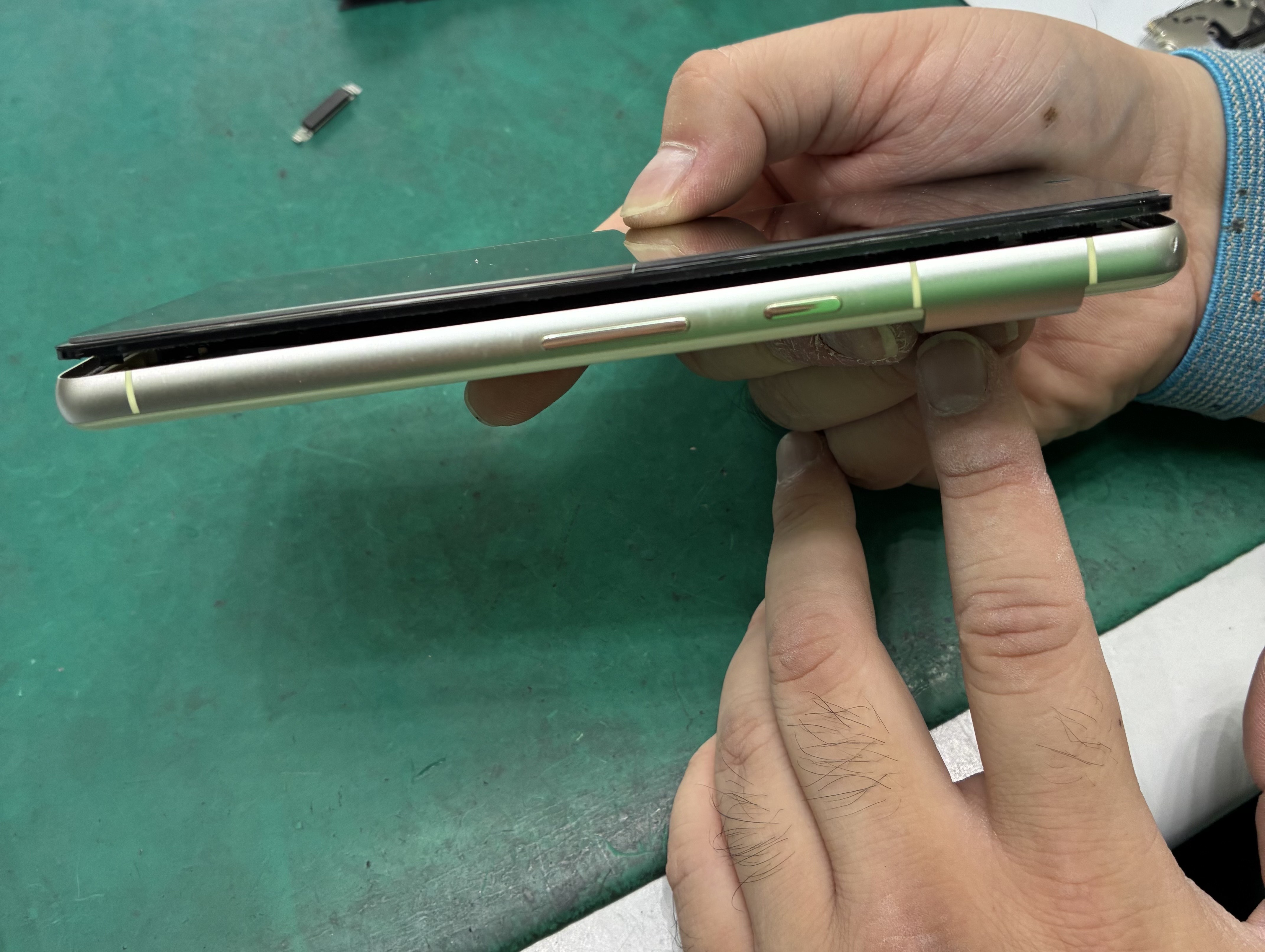 Pixel 7 バッテリー膨張は危険！なんばで即日交換ならスキルワン